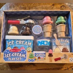 MELISSA & DOUG ICE CREAM PLAY SET NEW.